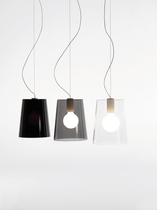 L001s-a-hanglamp-met-smalle-kunststof-kap